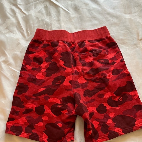 Mens Bape Camo Logo Sweat Shorts in Red/ Large - Picture 3 of 6